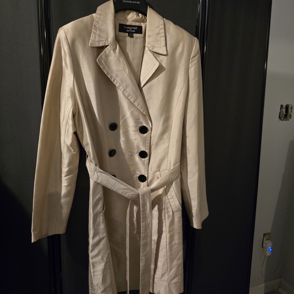 Signature by Larry Levine Women's Cream Trench Coat